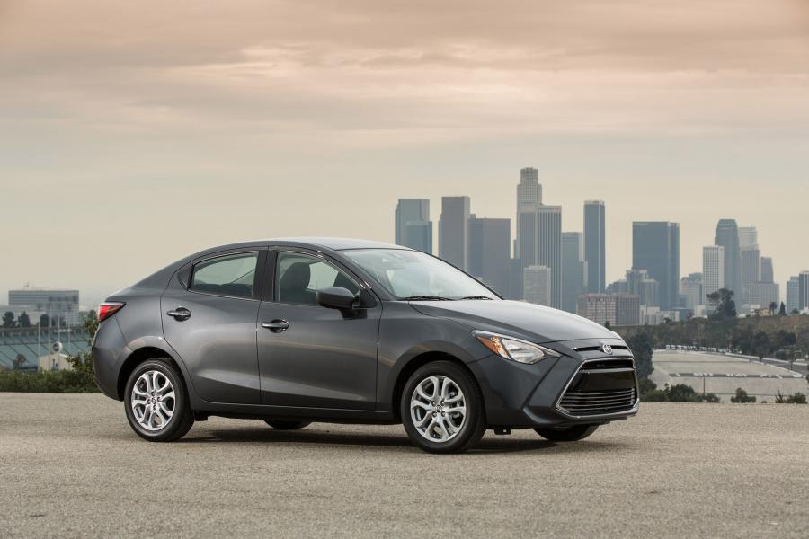 Scion iA 2015 года  (фото 11 из 31)